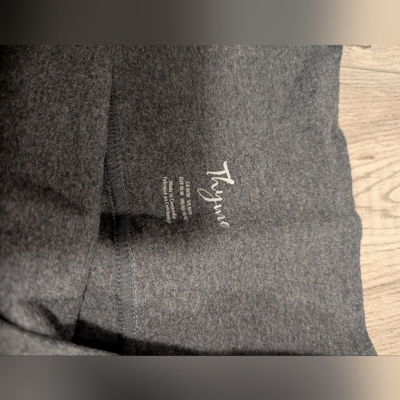 Thyme Maternity  Legging - Picture 2 of 4